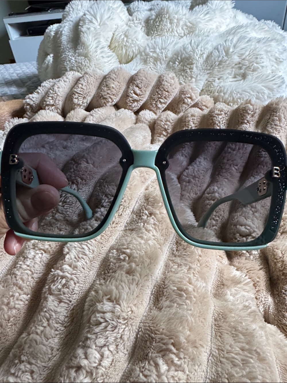 Chic Oversized Square Sunglasses in Mint Green and Black